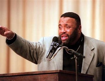 Gospel Great Andraé Crouch Dies at 72