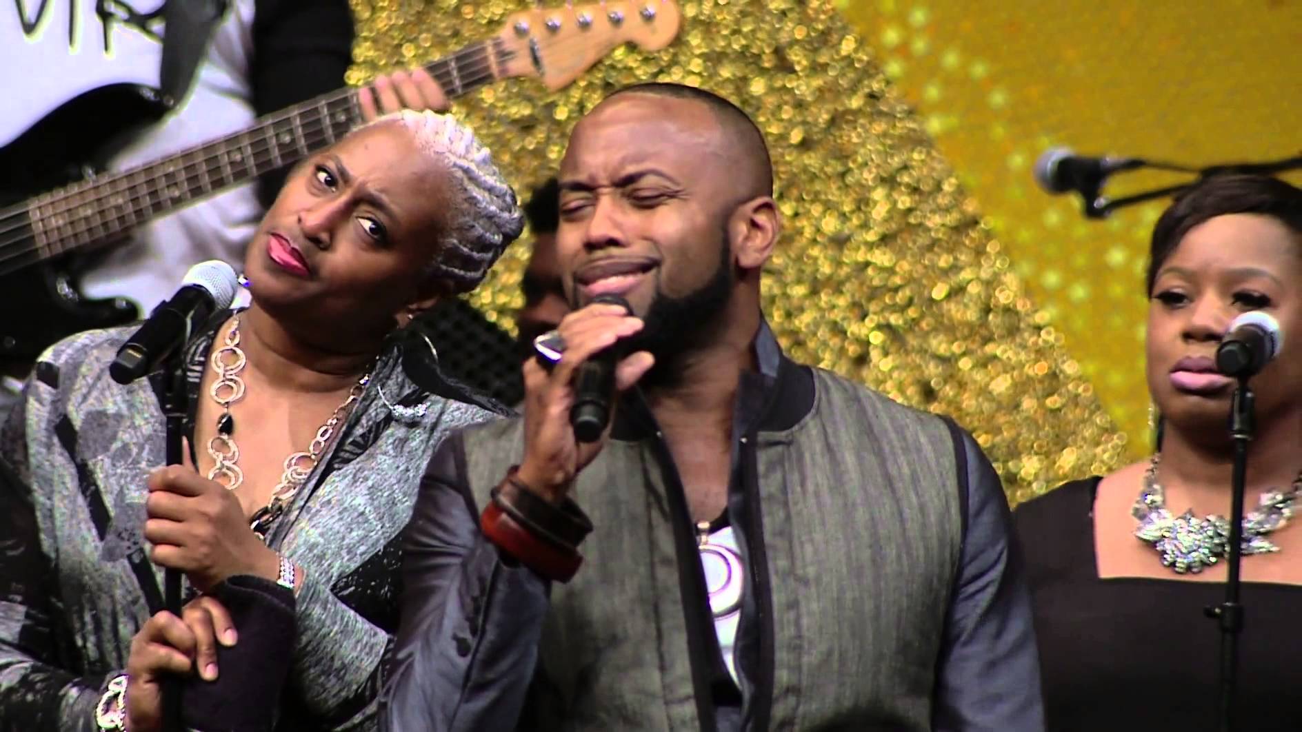 John P. Kee Calls Up Tonex to Sing with Him at West Angeles COGIC [VIDEO]