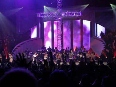 Israel & New Breed | “It’s Not Over” Performance