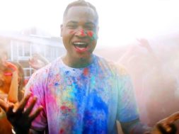 Aaron Cole – Right On Time (feat. TobyMac) [Official Music Video]