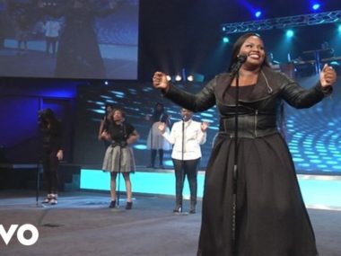 Tasha Cobbs – Fill Me Up / Overflow (Medley / Live)