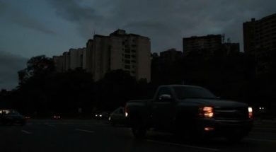 Venezuelans struggle to survive in nationwide power outage