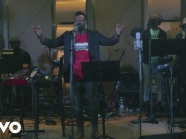 VaShawn Mitchell – Wind of God (Official Music Video)