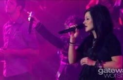“O The Blood”, Gateway Worship, Song led by Kari Jobe